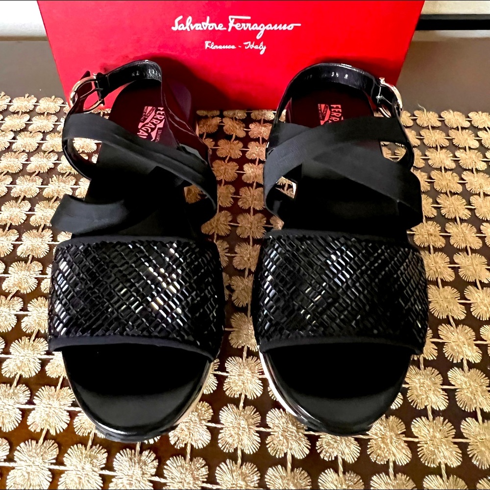 Salvatore Ferragamo Sandals *9.5*